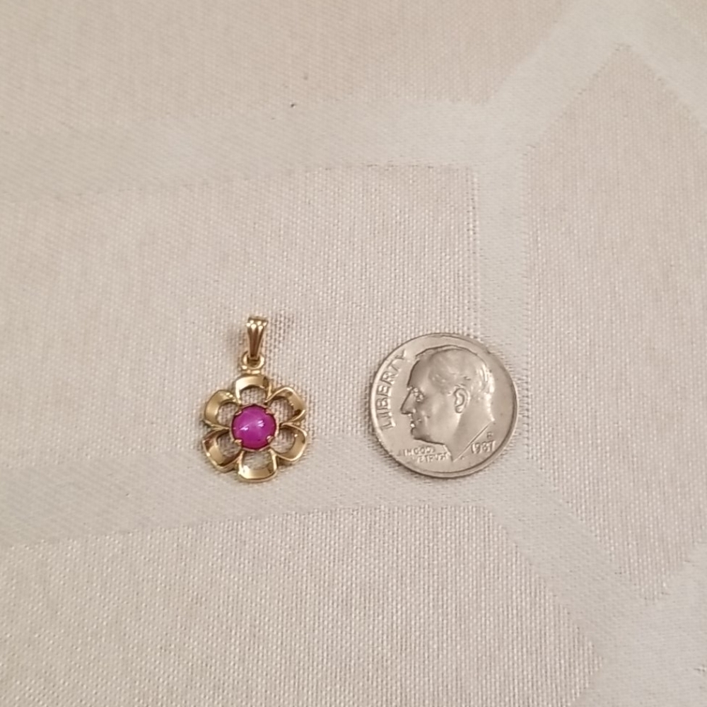 Moonstone gold flower pendant - Picture 4 of 5